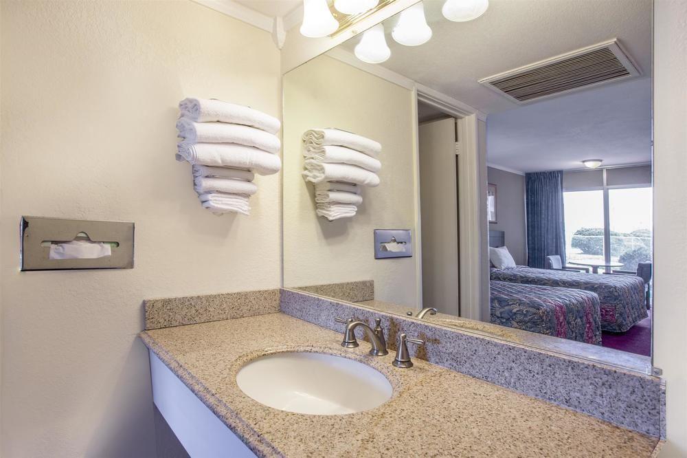 Americas Best Value Inn St. Joseph At I-29 Zewnętrze zdjęcie