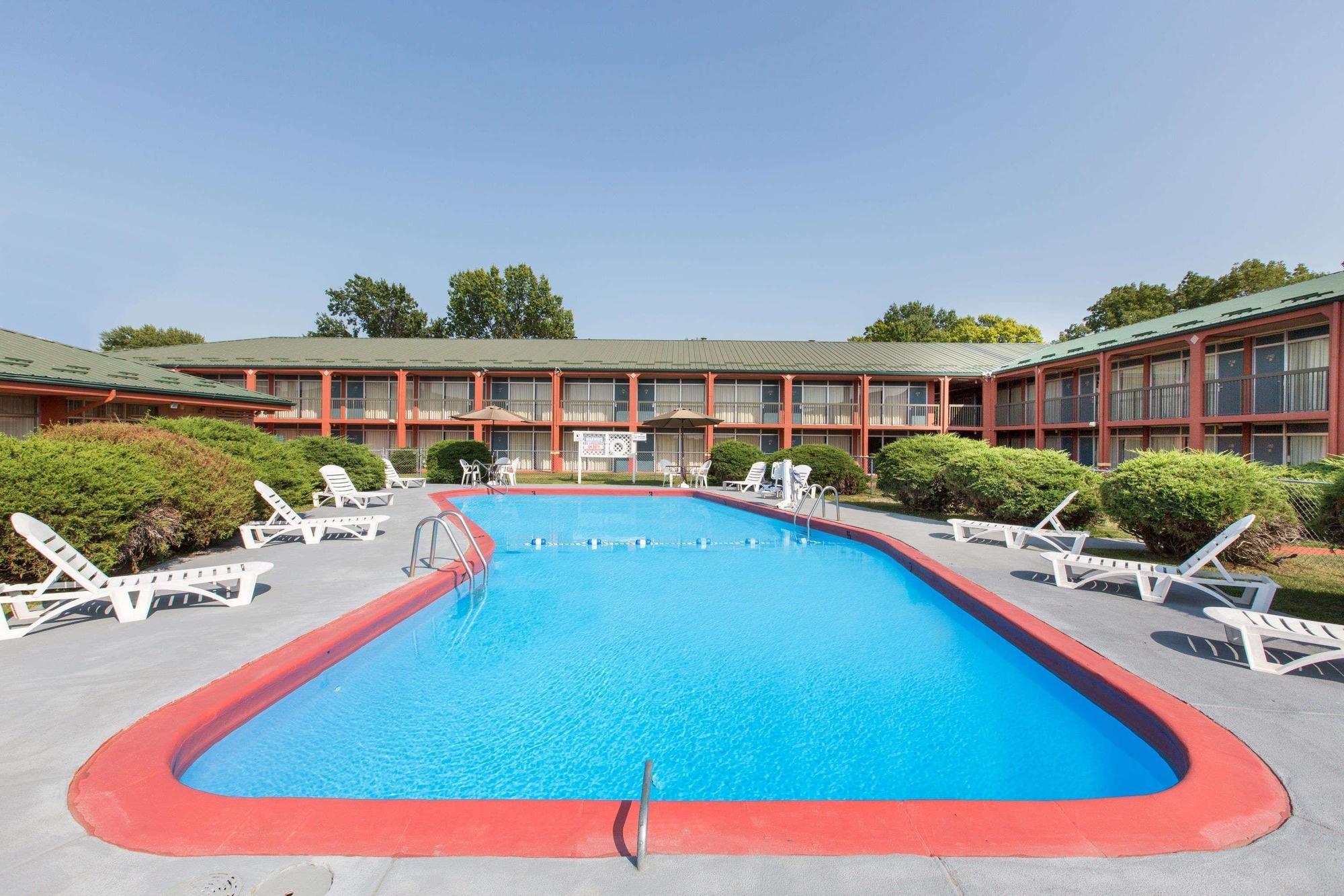 Americas Best Value Inn St. Joseph At I-29 Zewnętrze zdjęcie