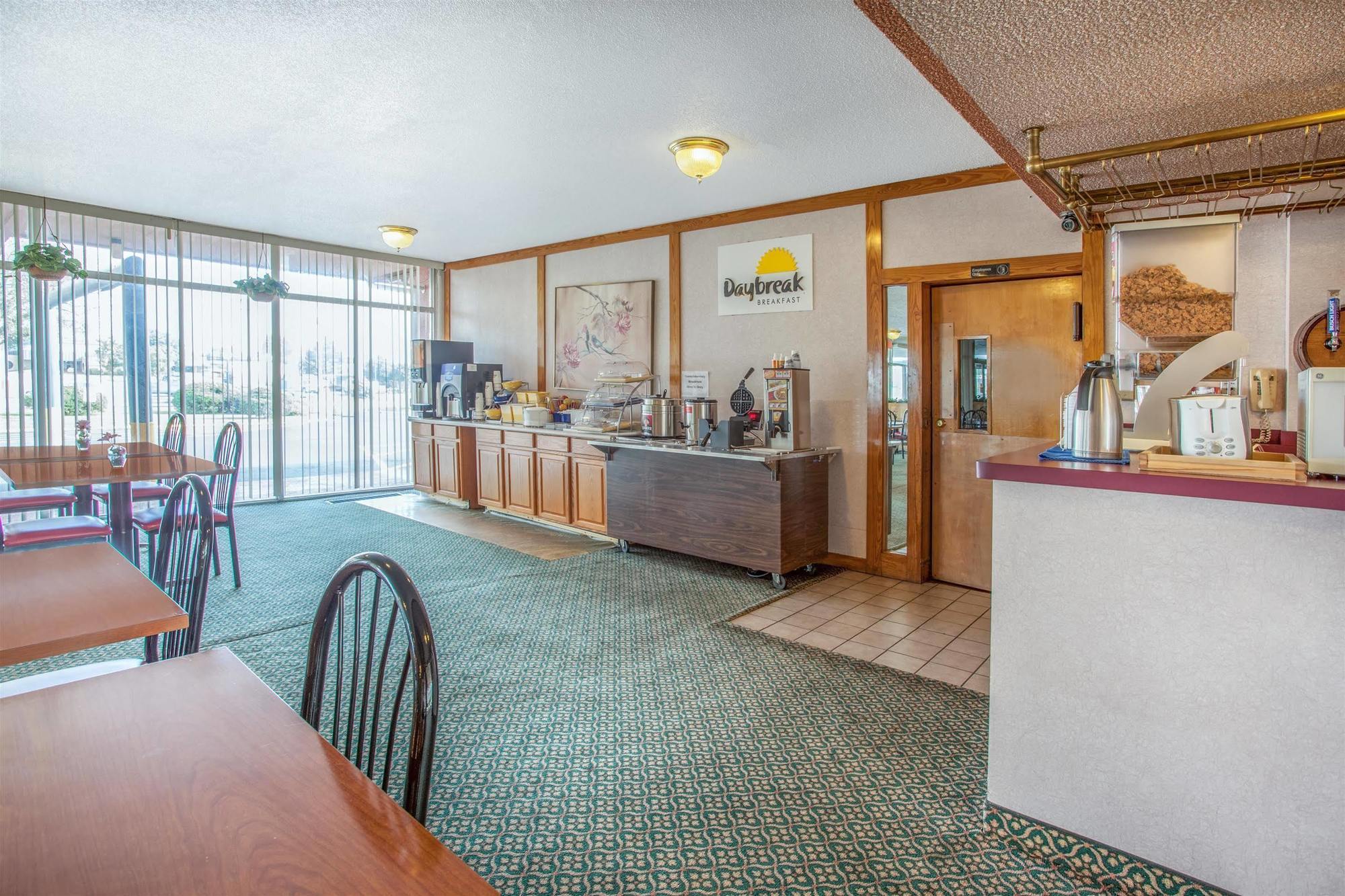 Americas Best Value Inn St. Joseph At I-29 Zewnętrze zdjęcie