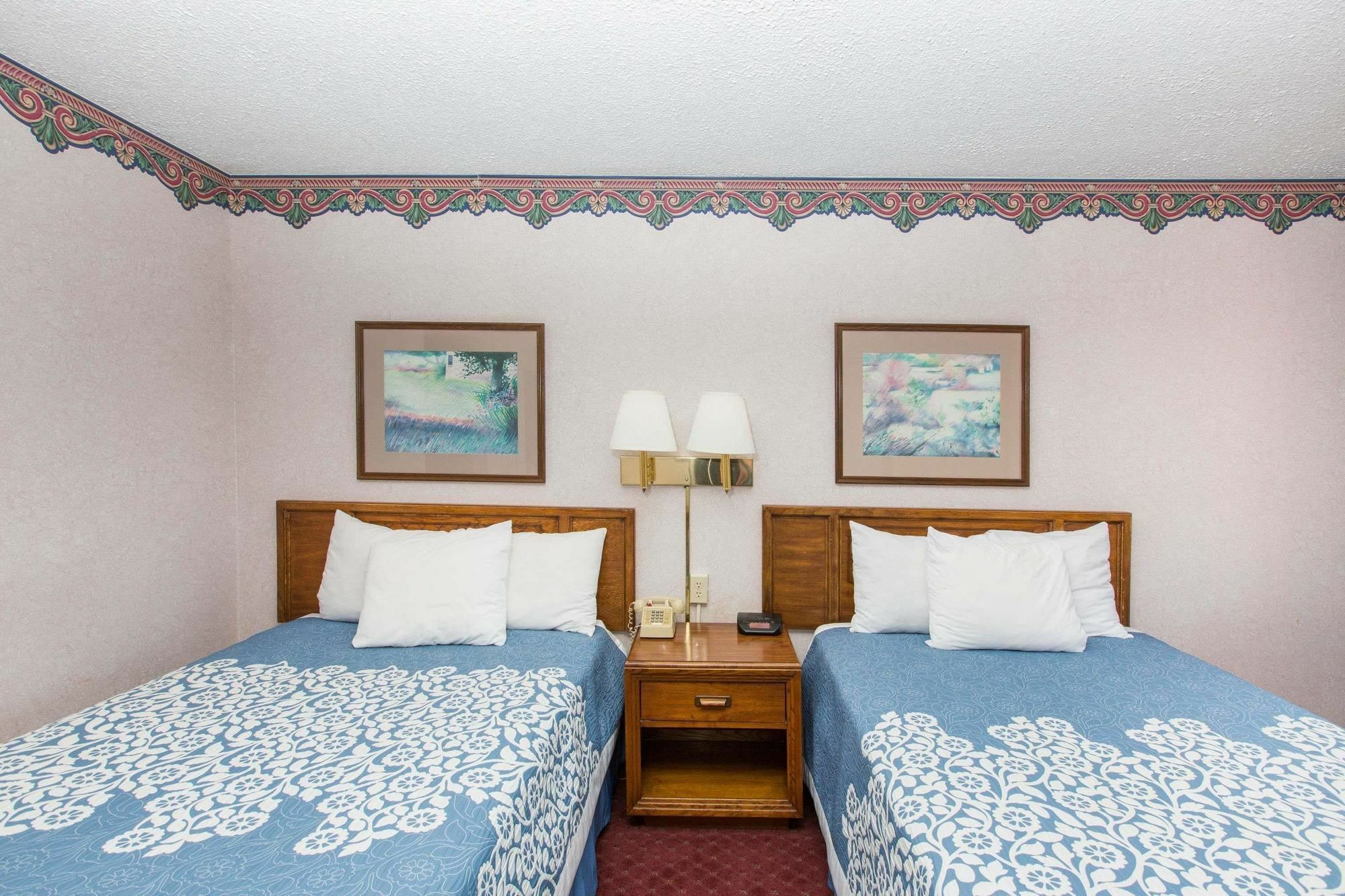 Americas Best Value Inn St. Joseph At I-29 Zewnętrze zdjęcie