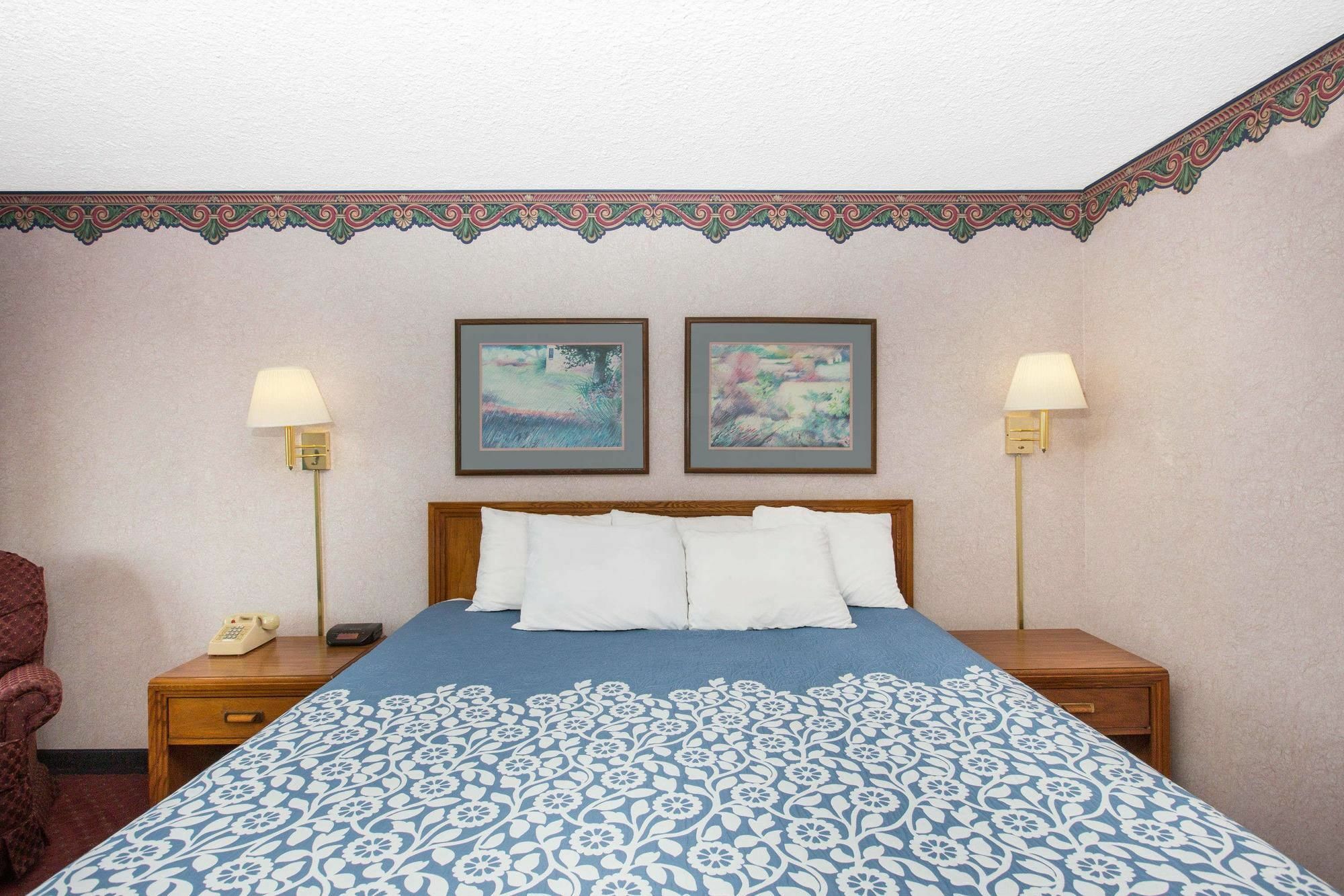 Americas Best Value Inn St. Joseph At I-29 Zewnętrze zdjęcie